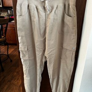 Women’s Tan Pants